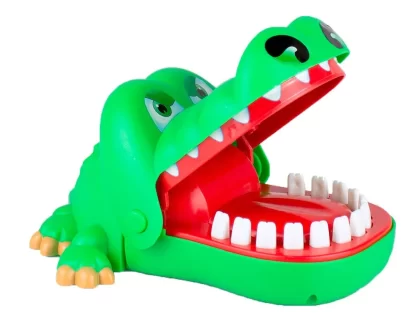 Jogo Jacaré Morde Dedo Crocodilo Dentista 10x17x14cm Verde Polibrinq - Imagem 5